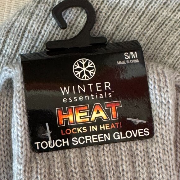 Winter Essentials Locks in Heat Cuff Hat Men's Knit Texting Gloves Set - Picture 2 of 3